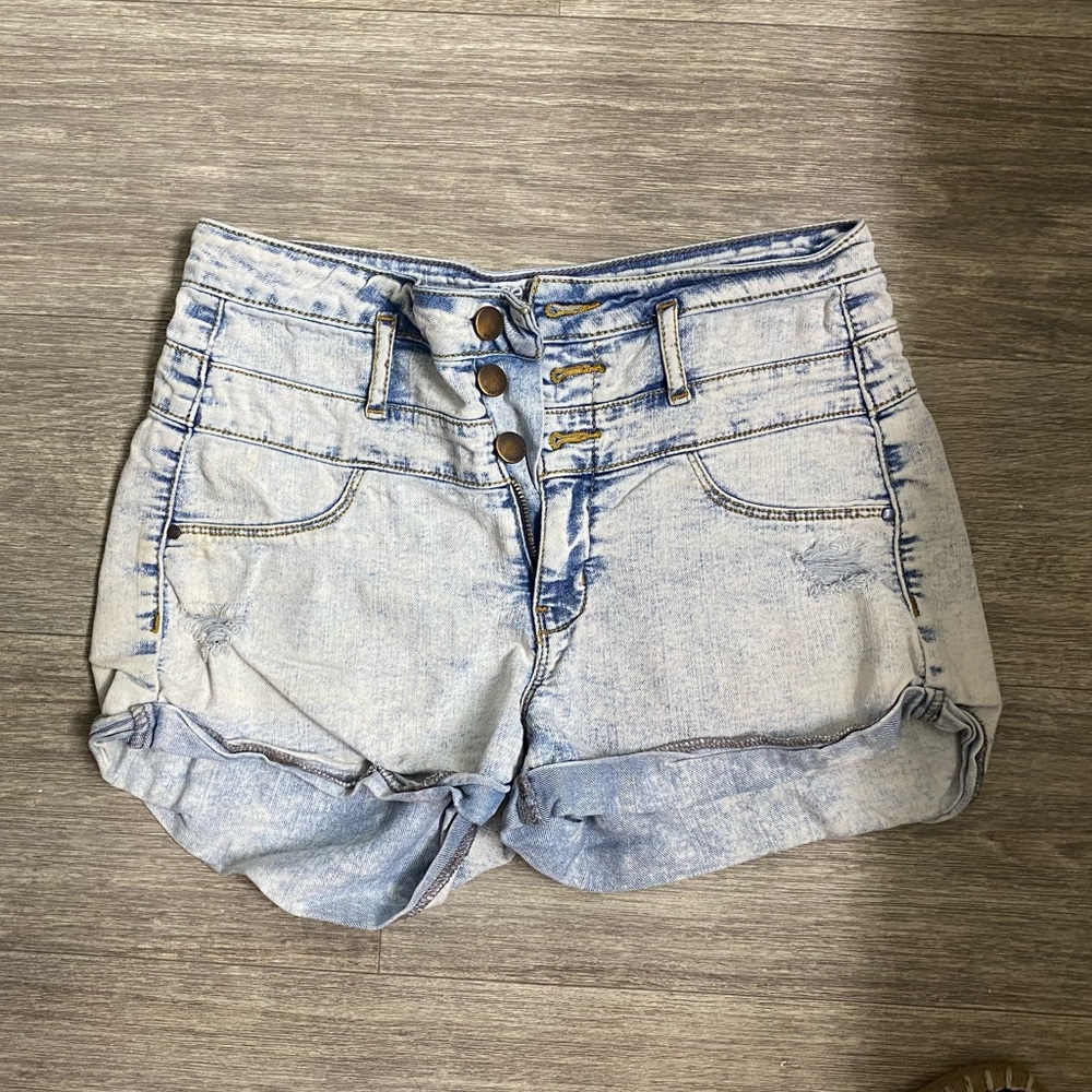 Acid washed shorts